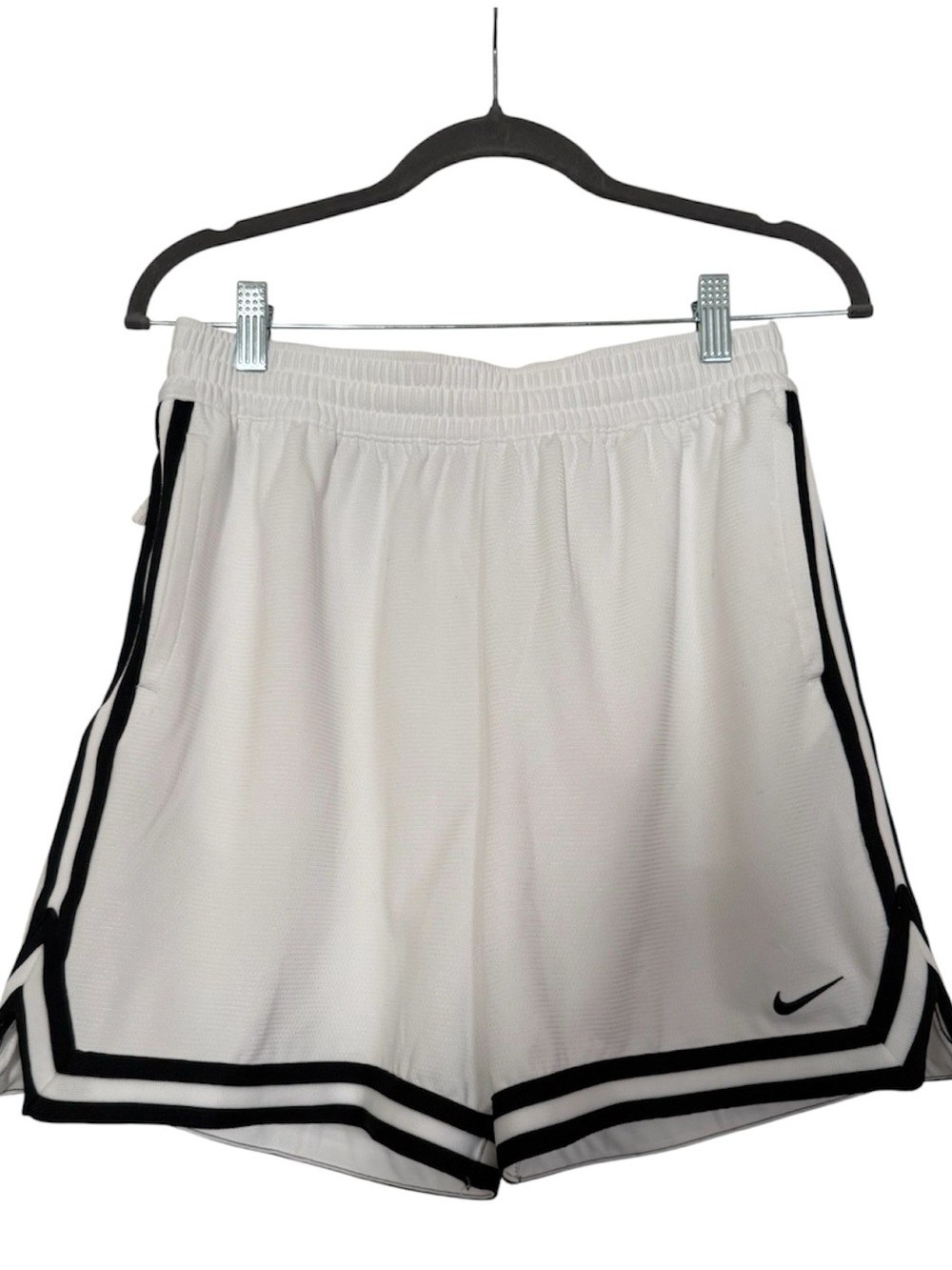 Title: Nike Dri-FIT DNA Basketball Shorts Boys Youth XL White Black